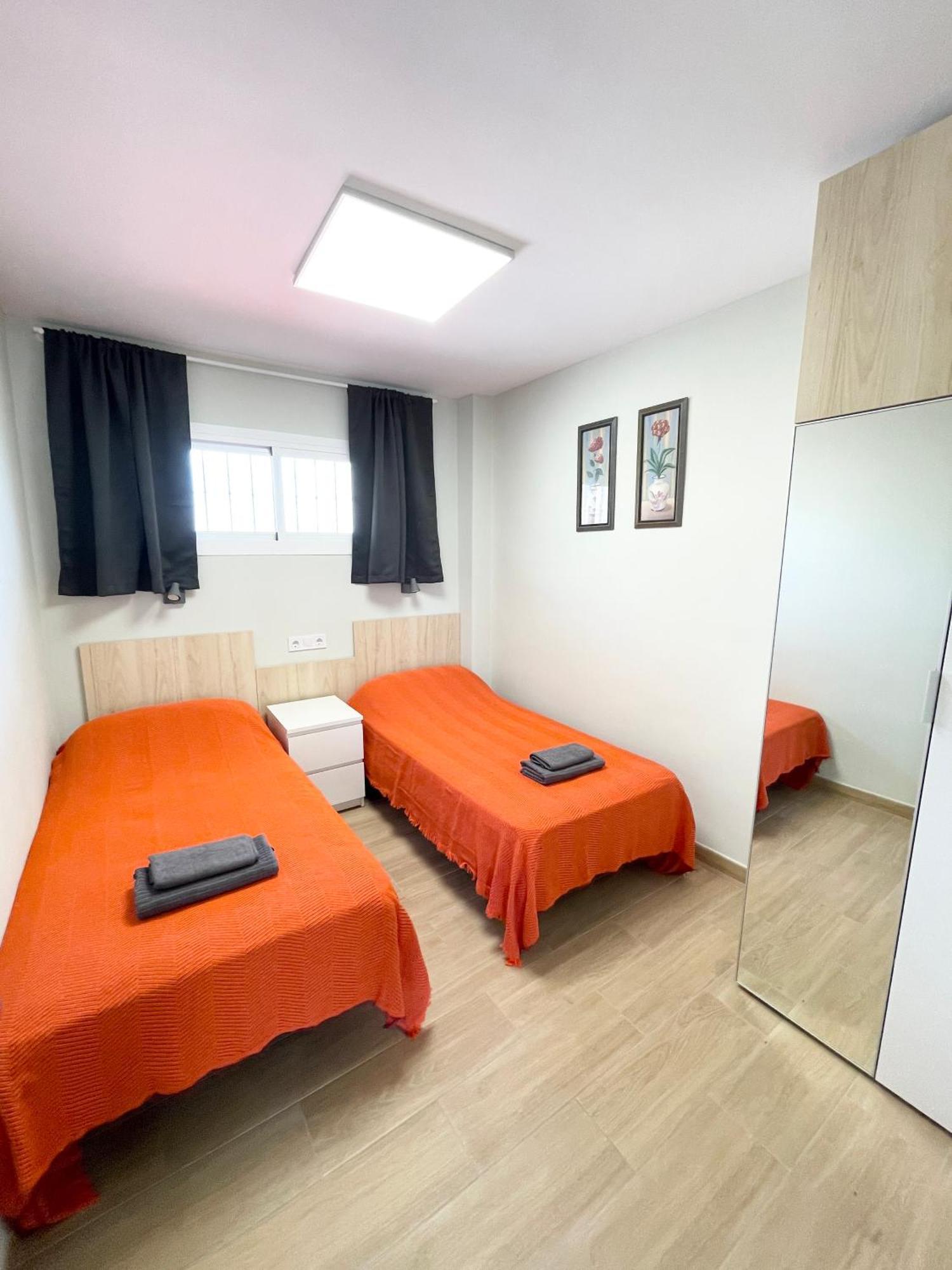 New Square Ibiza Apartment เบนิดอร์ม ภายนอก รูปภาพ